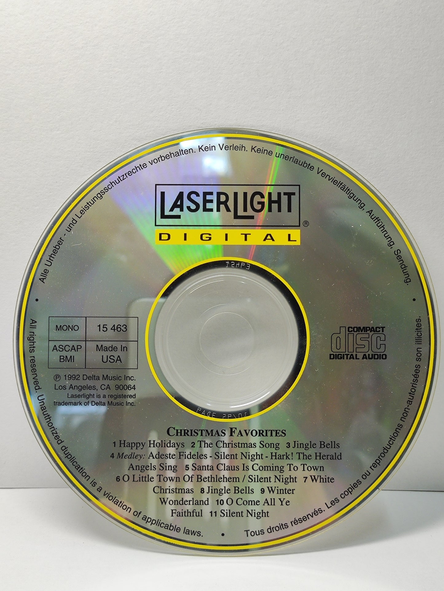 AMM25 CHRISTMAS FAVORITES DEAN MARTIN PERRY COMO MEL TORME 1992 USA English CD FCP062