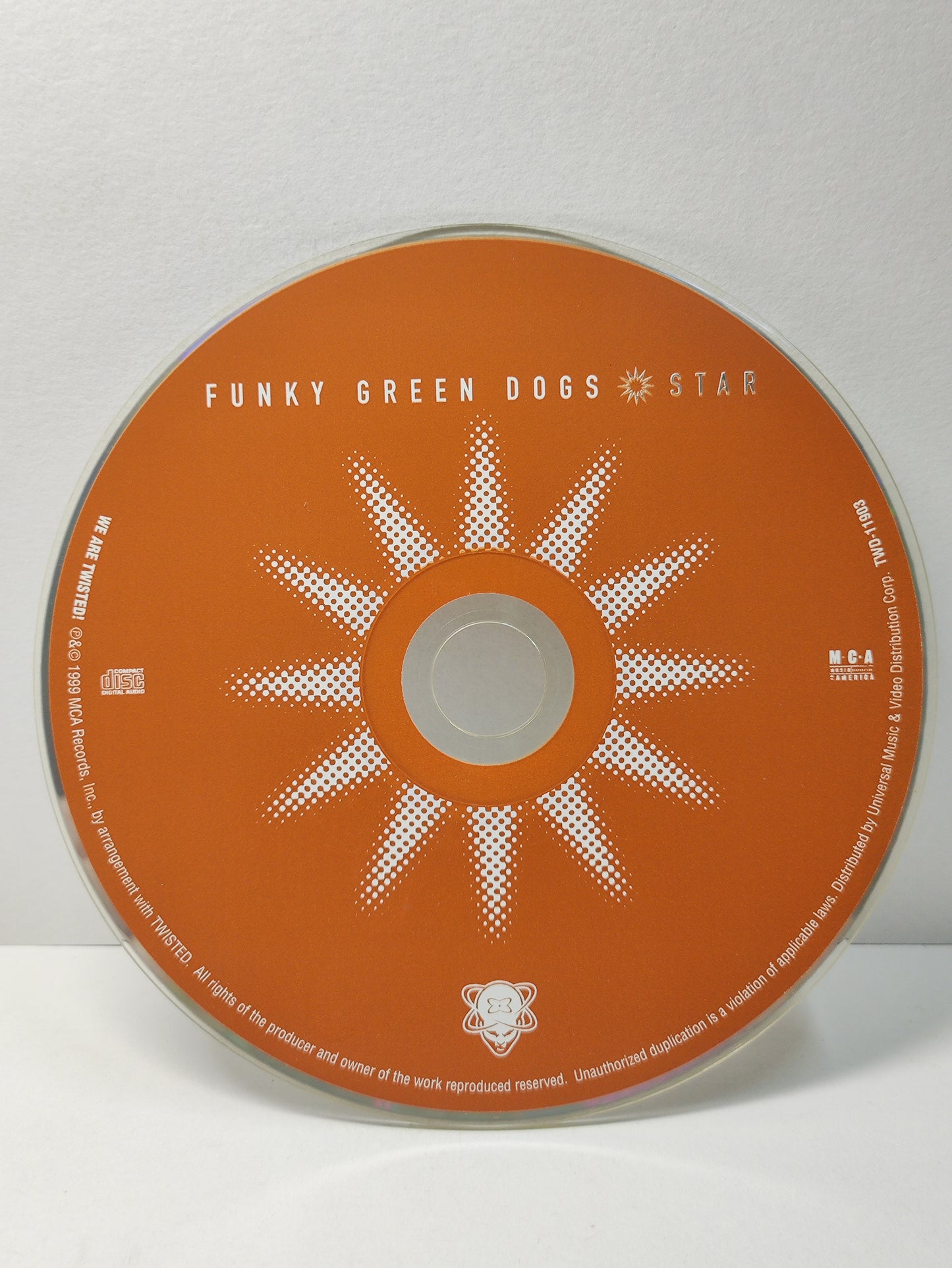 AMM25 FUNKY GREEN DOGS STAR BODY CAN'T HELP IT WON'T STOP LOVING YOU 1999 USA ENGLISH CD FCP183