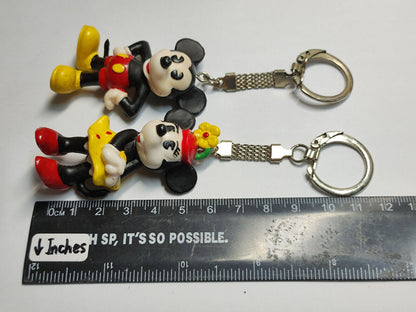 AMM68 VINTAGE HEAVY KEYCHAIN KEYRING MICKY AND MINNIE MOUSE HANDPAINTED (JF081)