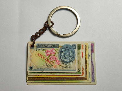 AMM68 VINTAGE KEYCHAIN KEYRING SINGAPORE MINI BANKNOTES (JF095)