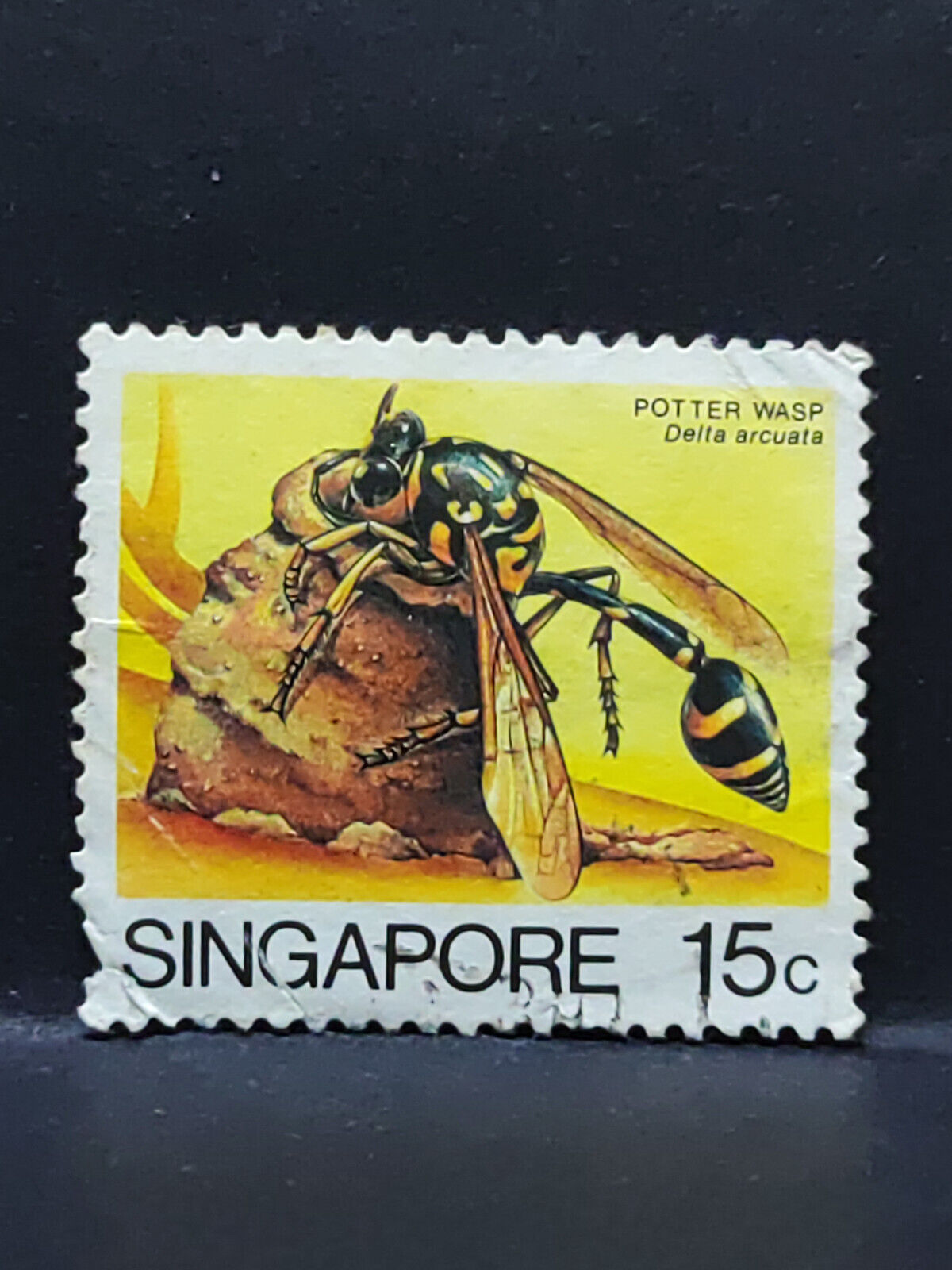 AMM68 Singapore Wasp 15 cents Used Stamp (SA006)