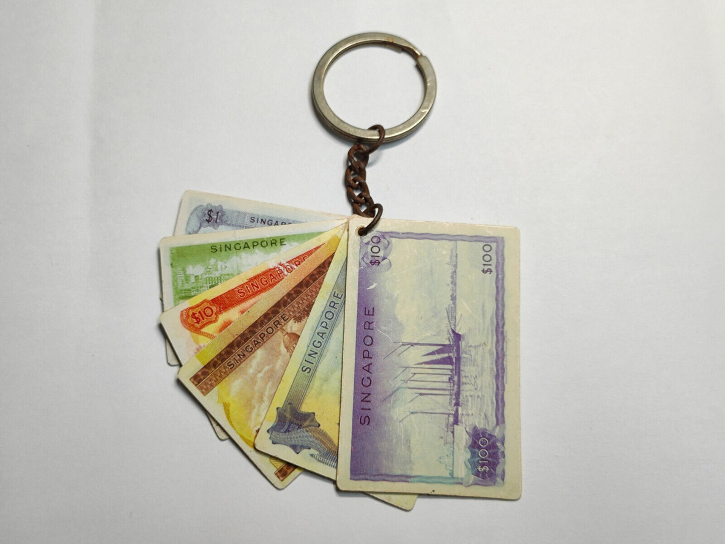 AMM68 VINTAGE KEYCHAIN KEYRING SINGAPORE MINI BANKNOTES (JF095)