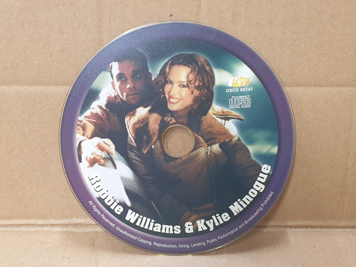 Robbie Williams & Kylie Minogue On Cover Only Singapore English CD (FCS10211)