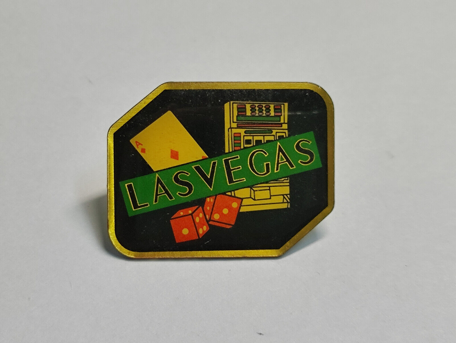 AMM68 MINI PIN BADGE LAS VEGAS (JF131)