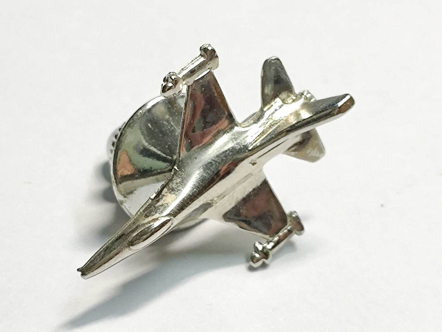 AMM68 AIR FORCE F-16 Fighter Jet MINI PIN BADGE (JF128)