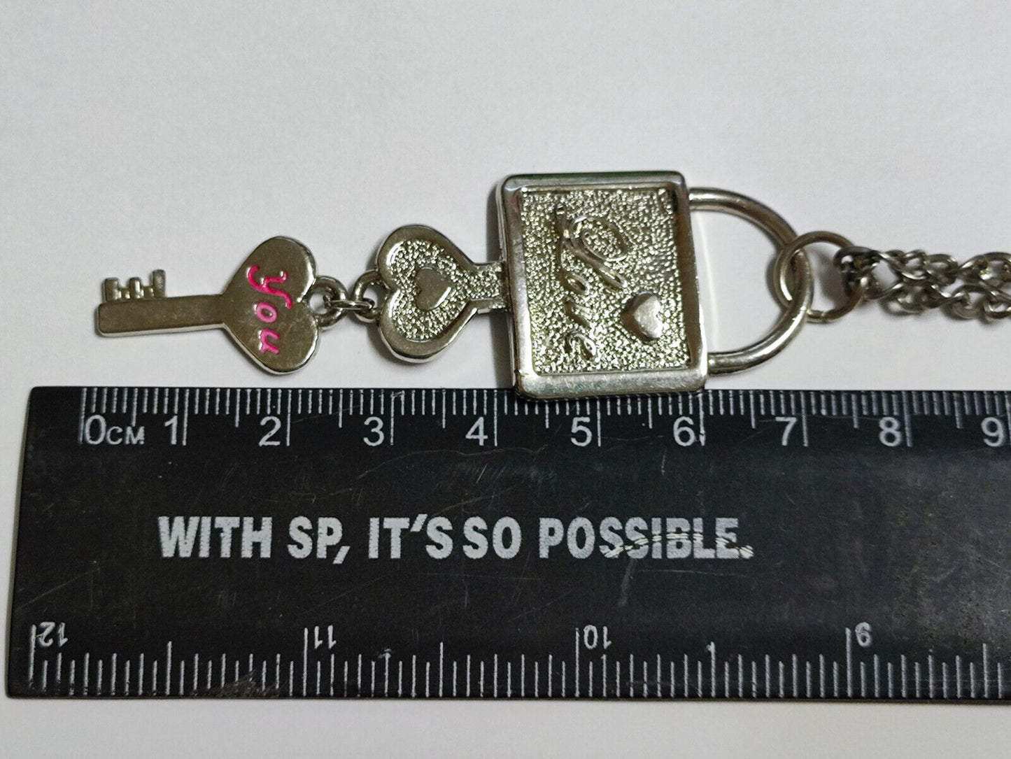 AMM68 STUNNING VINTAGE SILVER TONE 23'' NECKLACE PENDANT PADLOCK KEY (JF006)