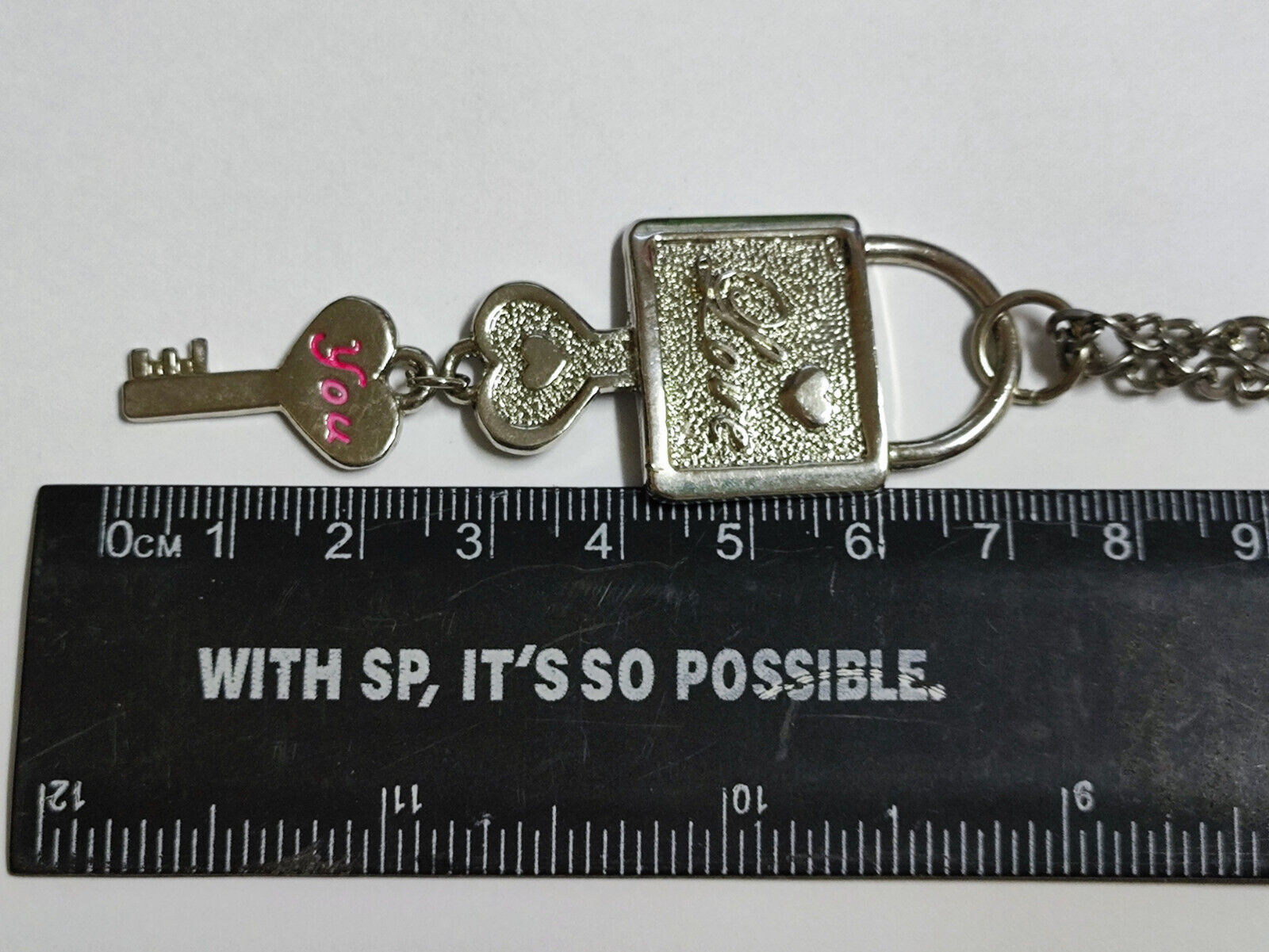 AMM68 STUNNING VINTAGE SILVER TONE 23'' NECKLACE PENDANT PADLOCK KEY (JF006)