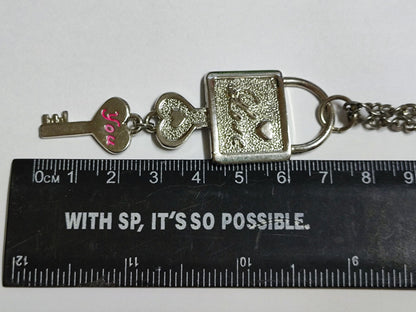AMM68 STUNNING VINTAGE SILVER TONE 23'' NECKLACE PENDANT PADLOCK KEY (JF006)