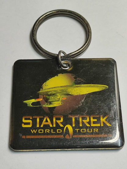 AMM68 VINTAGE HEAVY KEYCHAIN KEYRING STAR TREK WORLD TOUR METAL 1998-99 (JF083)