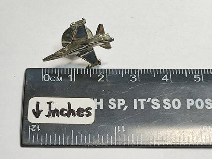 AMM68 AIR FORCE F-16 Fighter Jet MINI PIN BADGE (JF128)