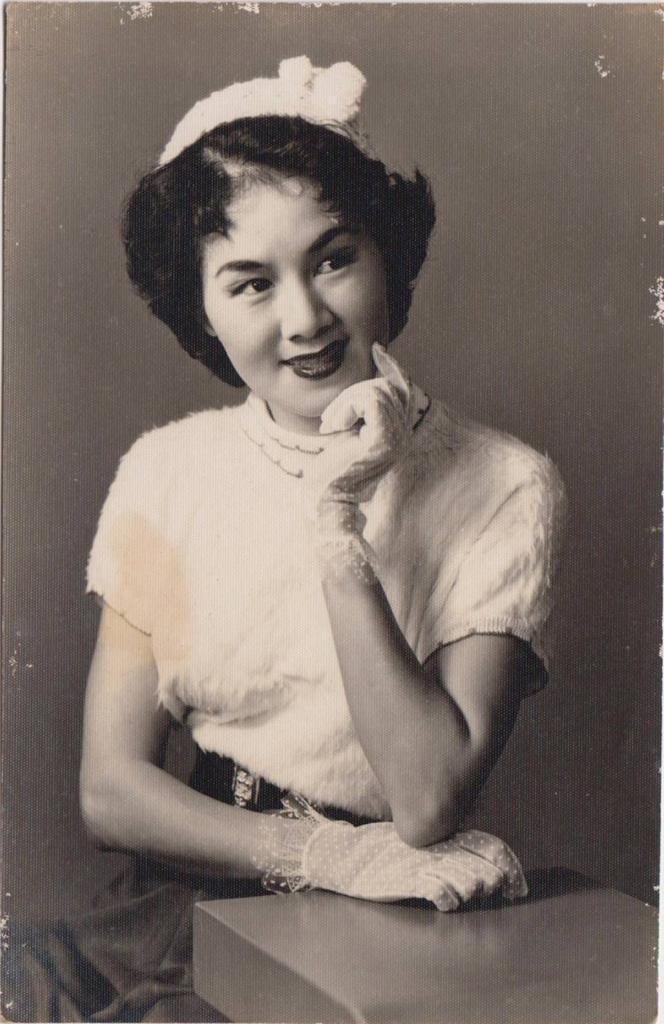 60's China HK Actress Studio Black & White Pretty Woman Photo Not Postcard PC251