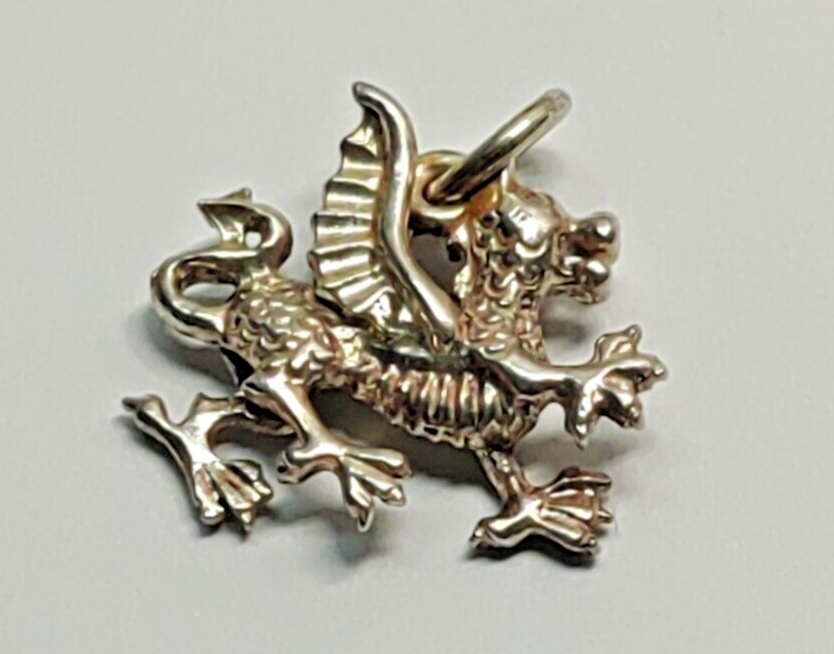 AMM68 VINTAGE SILVER PENDANT DRAGON (LPSP001)