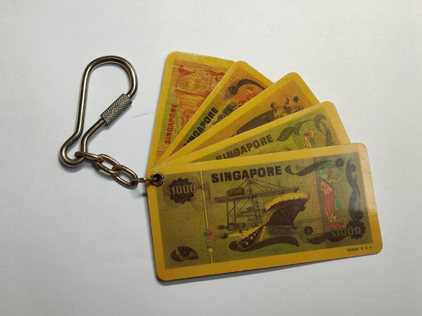 AMM68 VINTAGE KEYCHAIN KEYRING SINGAPORE MINI BANKNOTES (JF091)