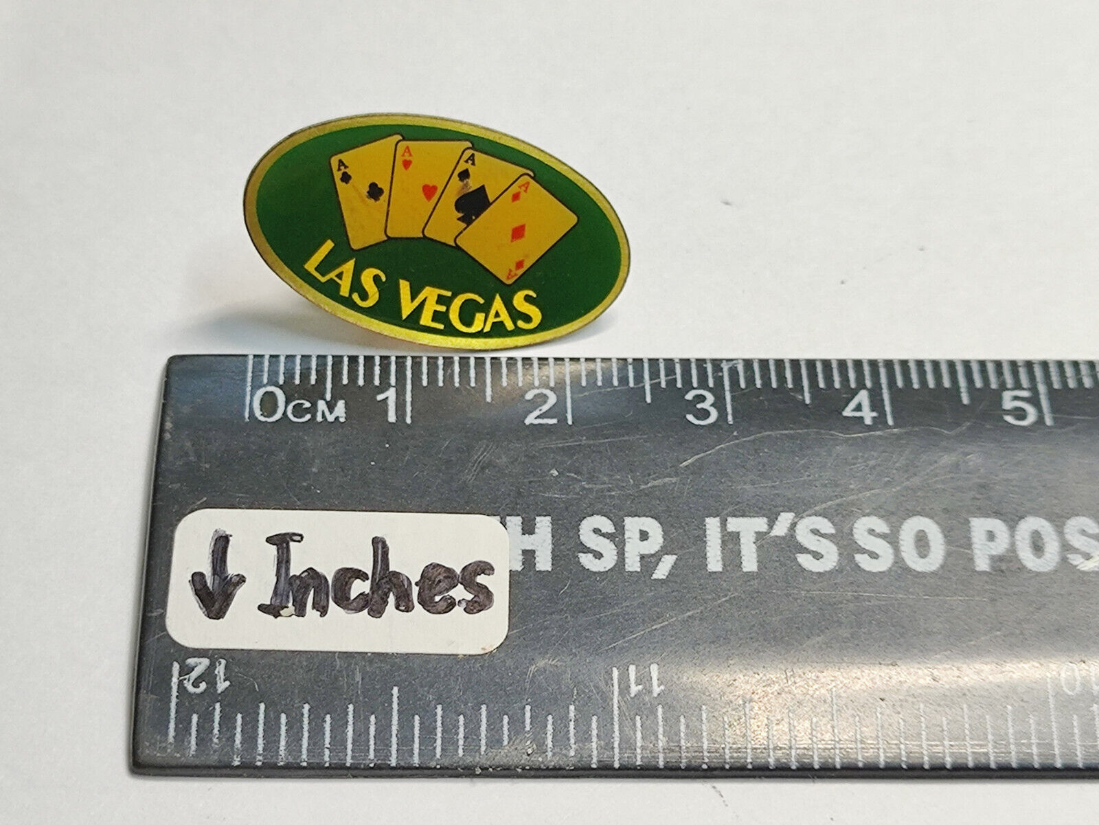 AMM68 MINI PIN BADGE LAS VEGAS (JF130)