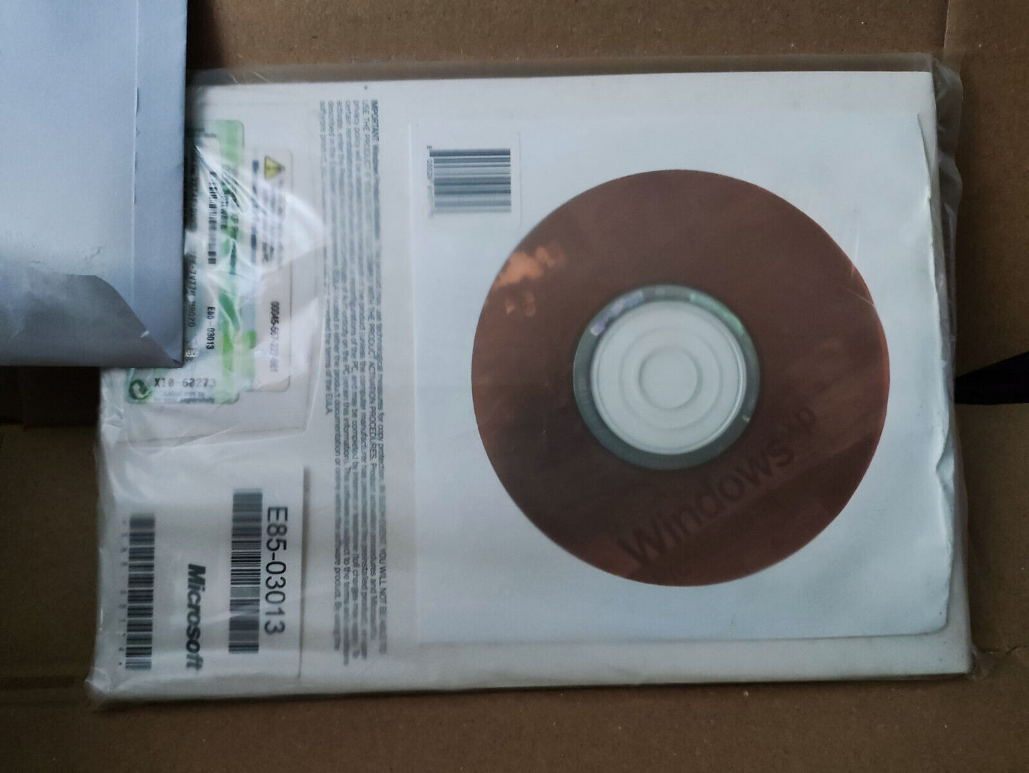 Microsoft Windows XP Professional for OEM With License Key (SW016)