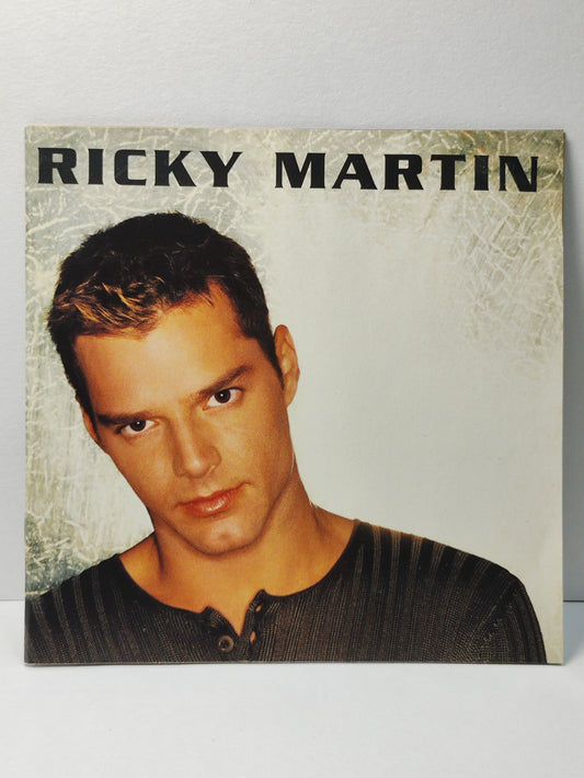 AMM25 RICKY MARTIN LIVIN LA VIDA LOCA SPANISH EYES 1999 USA English CD FCP072