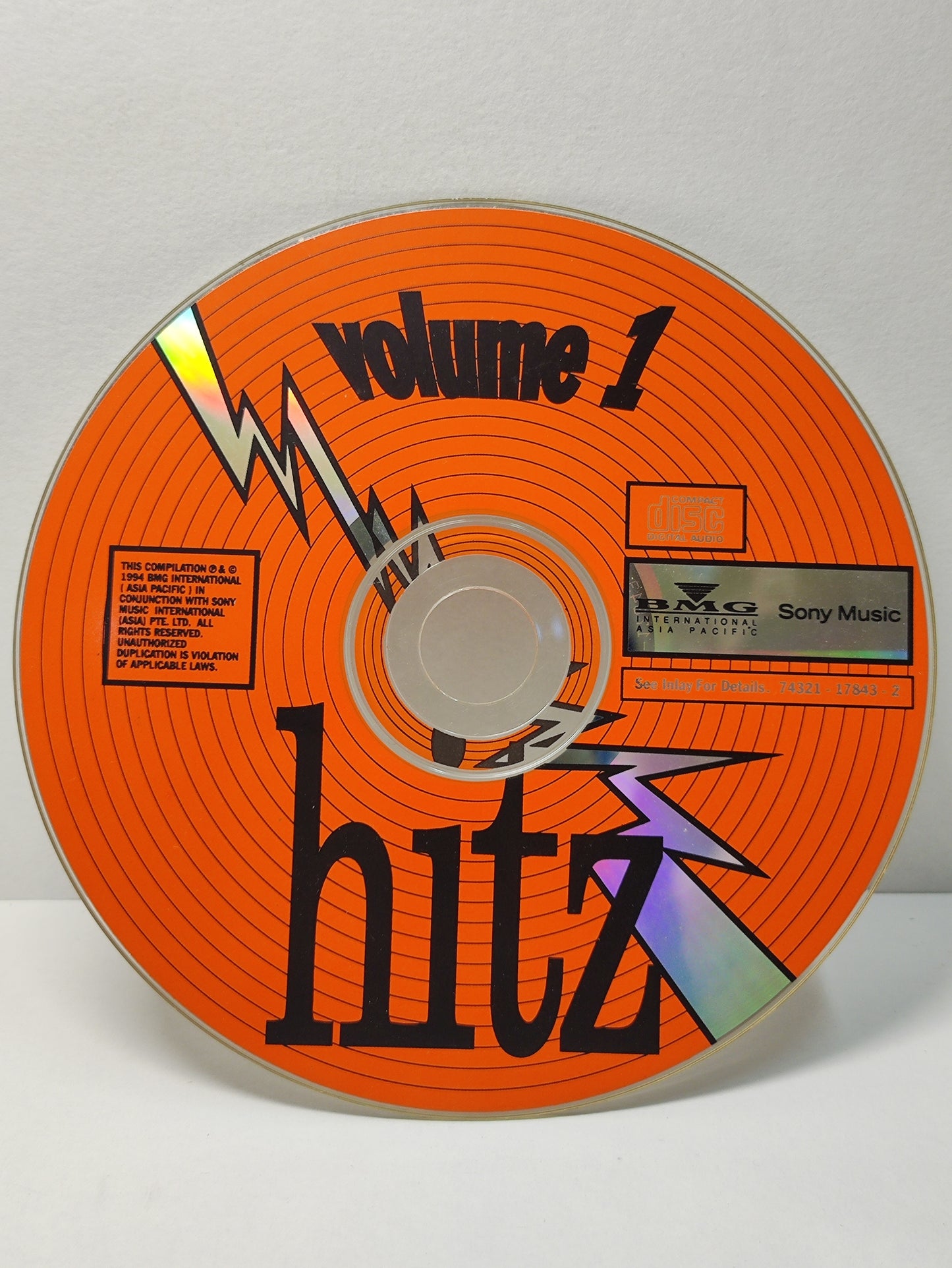AMM25 HITZ VOLUME 1 I'M EVERY WOMAN - WHITNEY HOUSTON ANOTHER SAD LOVE SONG - TONI BRAXTON1994 SONY SINGAPORE ENGLISH CD FCP118