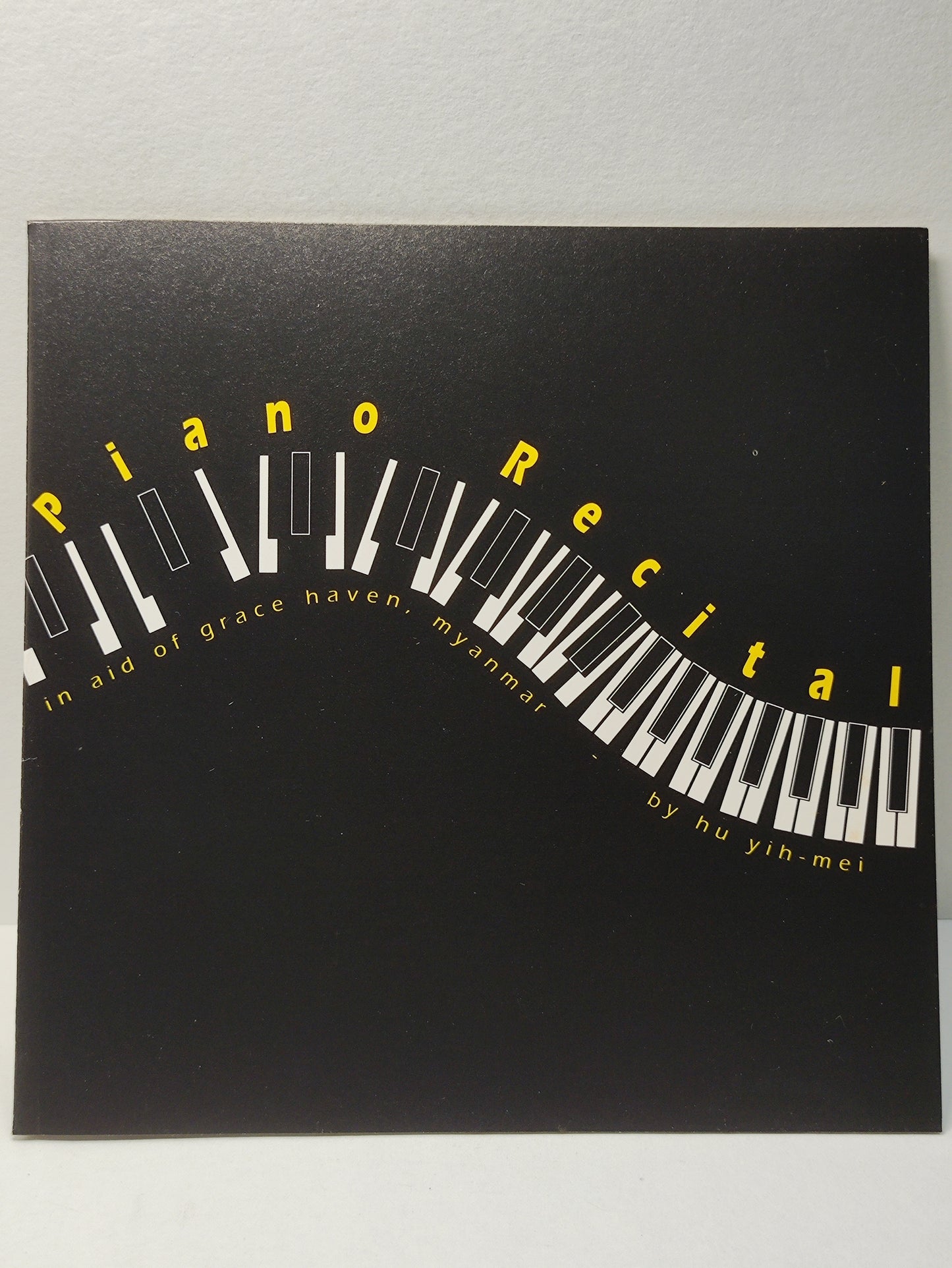 AMM25 PIANO RECITAL IN AID OF GRACE HAVEN MYANMAR BY HU YIH-MEI SINGAPORE ENGLISH CD FCP205